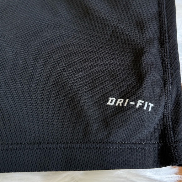 Nike | Women’s Large Black Dri-Fit Athletic Shirt - Picture 7 of 11